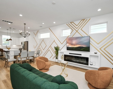 2015 Cochran Street - Photo Thumbnail 3