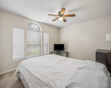 24027 Floragate Drive - Photo Thumbnail 17