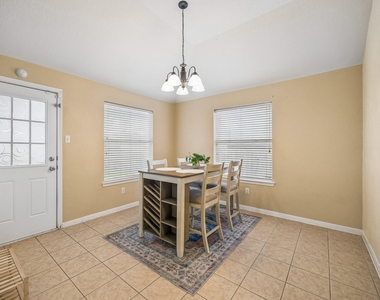 24027 Floragate Drive - Photo Thumbnail 8