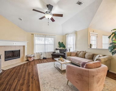 24027 Floragate Drive - Photo Thumbnail 4
