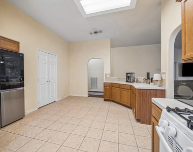 24027 Floragate Drive - Photo Thumbnail 11