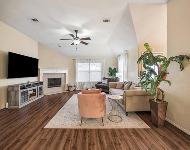 24027 Floragate Drive - Photo Thumbnail 5