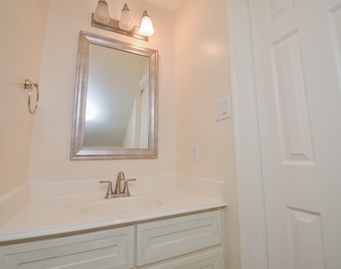 4916 Inker Street - Photo Thumbnail 5