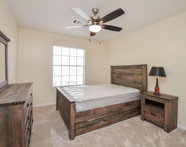 4916 Inker Street - Photo Thumbnail 13