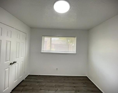 15523 Pensgate Street - Photo Thumbnail 18