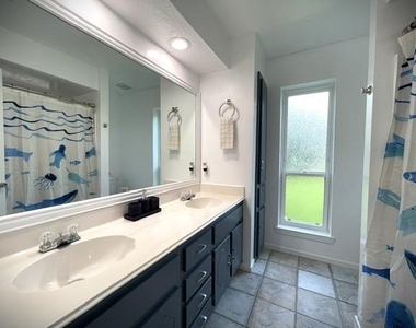 15523 Pensgate Street - Photo Thumbnail 11