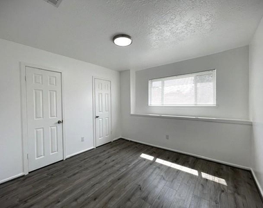 15523 Pensgate Street - Photo Thumbnail 21