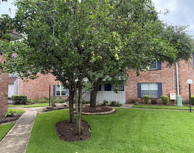 2250 Bering Drive - Photo Thumbnail 2