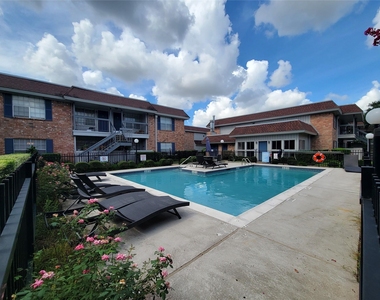 2250 Bering Drive - Photo Thumbnail 20