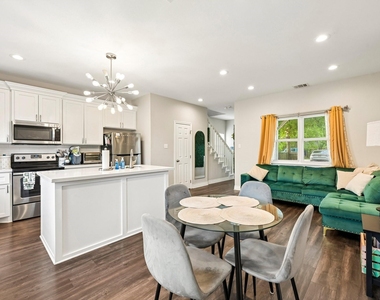 210 Garrotsville Street - Photo Thumbnail 2