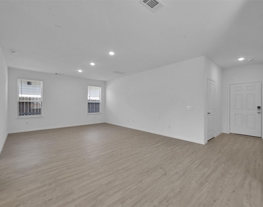 326 Maple Bark Trail - Photo Thumbnail 12