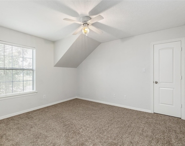 19907 Stone Lake Circle - Photo Thumbnail 25