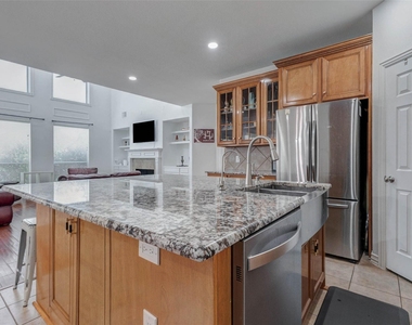 26511 Cresent Cove Lane - Photo Thumbnail 6