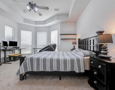 26511 Cresent Cove Lane - Photo Thumbnail 13
