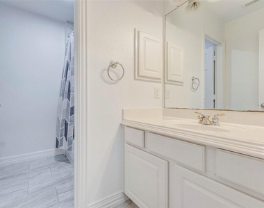 26511 Cresent Cove Lane - Photo Thumbnail 22