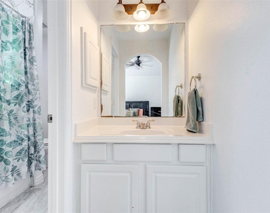 26511 Cresent Cove Lane - Photo Thumbnail 20