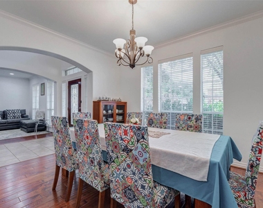 26511 Cresent Cove Lane - Photo Thumbnail 5