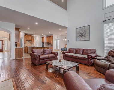 26511 Cresent Cove Lane - Photo Thumbnail 12