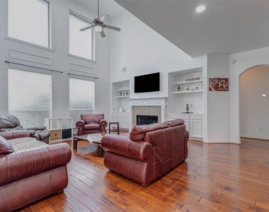 26511 Cresent Cove Lane - Photo Thumbnail 11