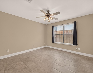 733 W 22nd Street - Photo Thumbnail 6