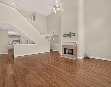 733 W 22nd Street - Photo Thumbnail 11