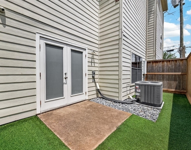 733 W 22nd Street - Photo Thumbnail 33