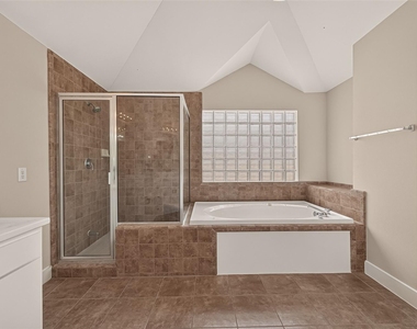 733 W 22nd Street - Photo Thumbnail 30