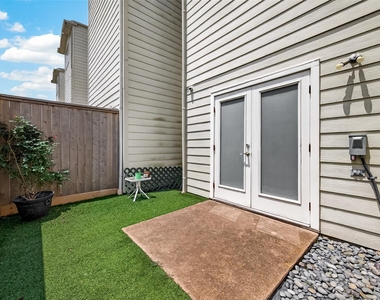 733 W 22nd Street - Photo Thumbnail 34