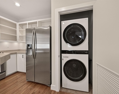 733 W 22nd Street - Photo Thumbnail 19