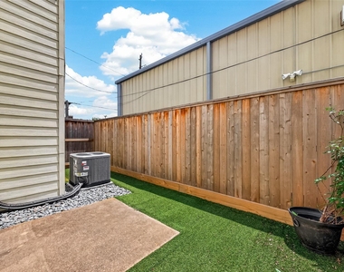 733 W 22nd Street - Photo Thumbnail 32