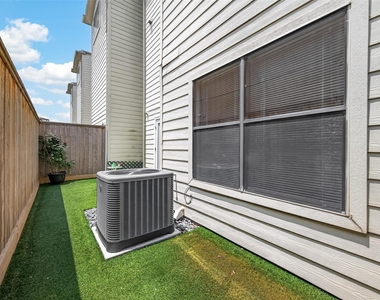 733 W 22nd Street - Photo Thumbnail 35
