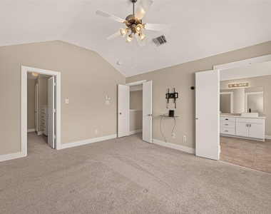 733 W 22nd Street - Photo Thumbnail 26
