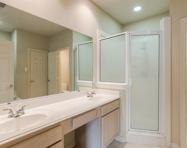 10735 Norchester Village - Photo Thumbnail 13