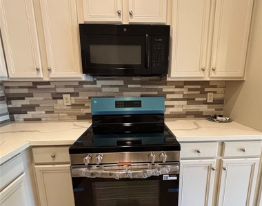 10735 Norchester Village - Photo Thumbnail 9