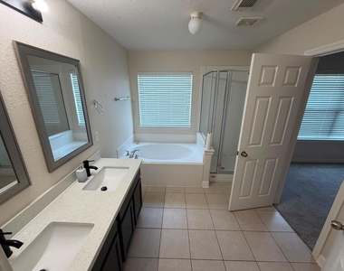 17923 Hollow Hill Lane - Photo Thumbnail 6