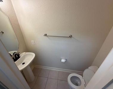 17923 Hollow Hill Lane - Photo Thumbnail 11