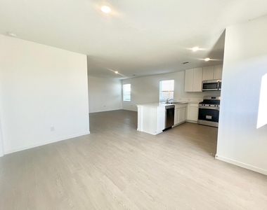 712 Zuppino Lane - Photo Thumbnail 3