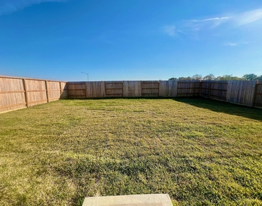 712 Zuppino Lane - Photo Thumbnail 13