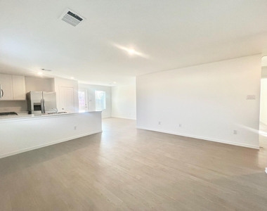 712 Zuppino Lane - Photo Thumbnail 12