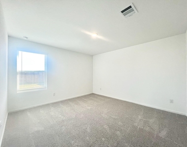 712 Zuppino Lane - Photo Thumbnail 4