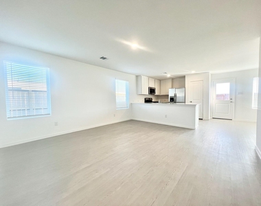 712 Zuppino Lane - Photo Thumbnail 2