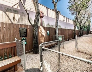 3231 Allen Parkway - Photo Thumbnail 8