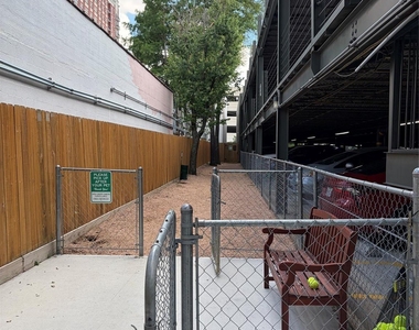 3231 Allen Parkway - Photo Thumbnail 9