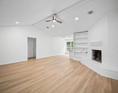 10935 Silkwood Drive - Photo Thumbnail 4