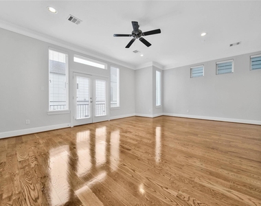 626 E 28th Street - Photo Thumbnail 11