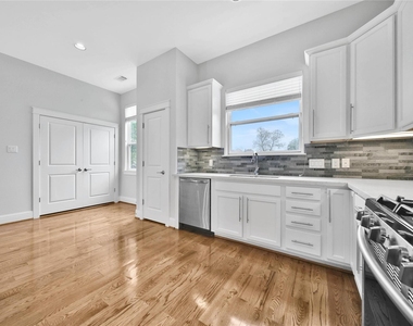 626 E 28th Street - Photo Thumbnail 8