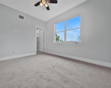 626 E 28th Street - Photo Thumbnail 29