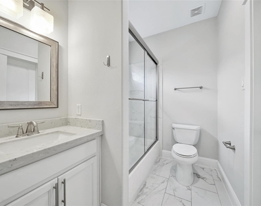626 E 28th Street - Photo Thumbnail 25
