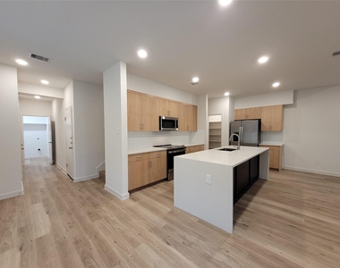 2509 Appian Way Way - Photo Thumbnail 8