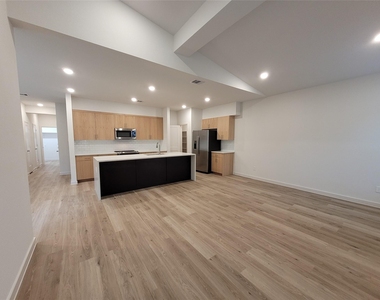 2509 Appian Way Way - Photo Thumbnail 9